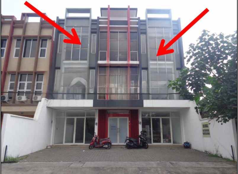 ruko 3 lantai strategis dekat uk petra siap usaha