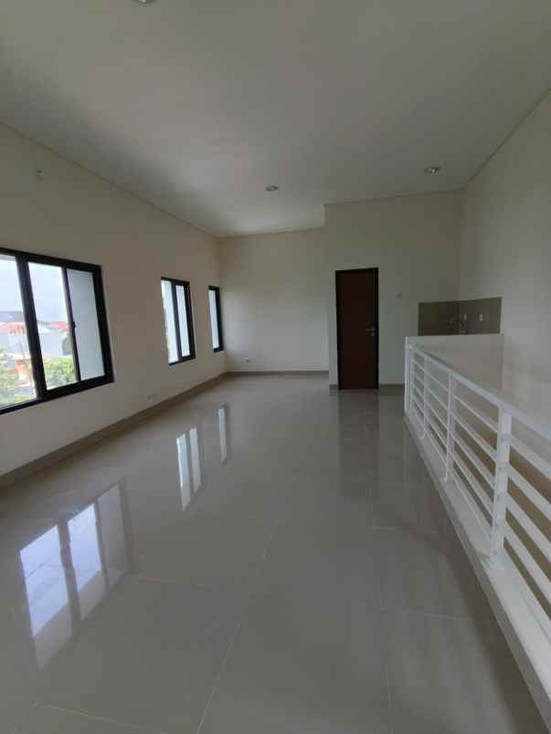 ruko siap pakai bebas banjir dekat summarecon bekasi