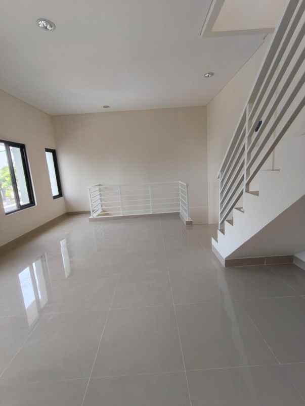 ruko siap pakai bebas banjir dekat summarecon bekasi