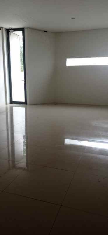 ruko springville rungkut siap pakai