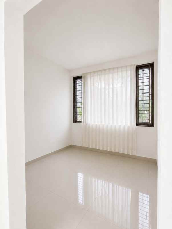rumah 198m cluster lantana jgc jakarta garden city