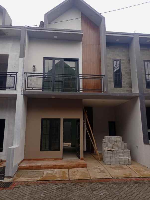 rumah 2 lantai dekat tol cijago dan tol jagorawi