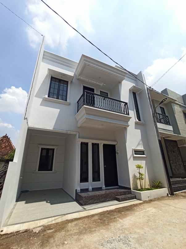 rumah 2 lantai minimalis mampang