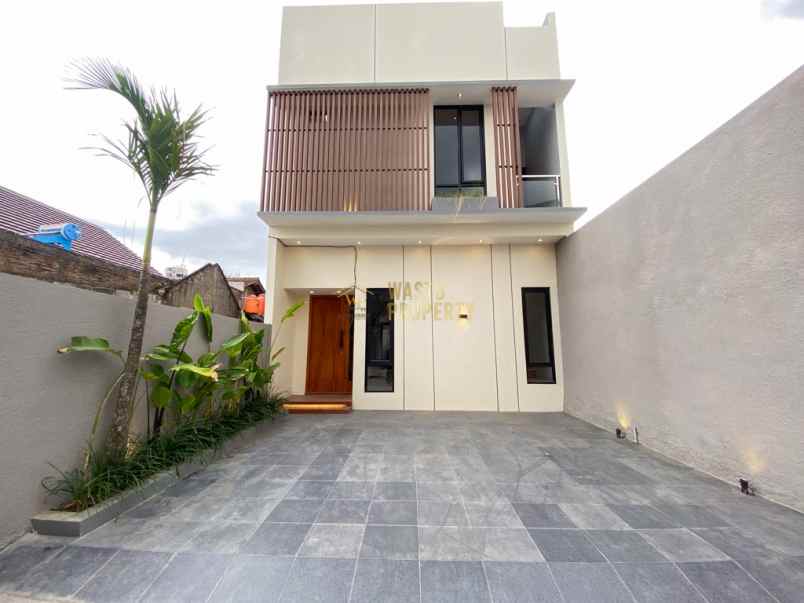 rumah 2 lantai siap huni utara jogja bay di sleman