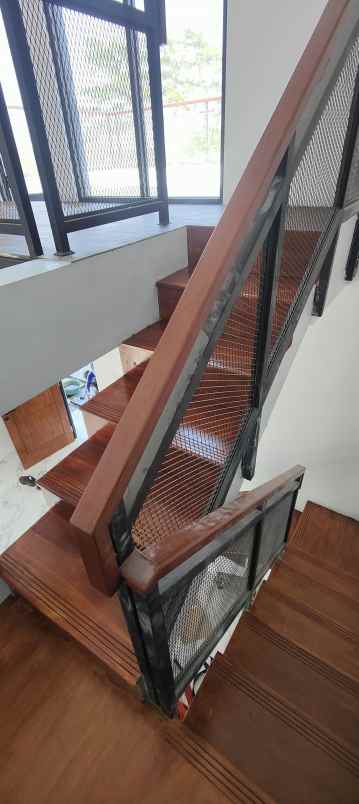 rumah 2 lantai view sunset di sleman barat