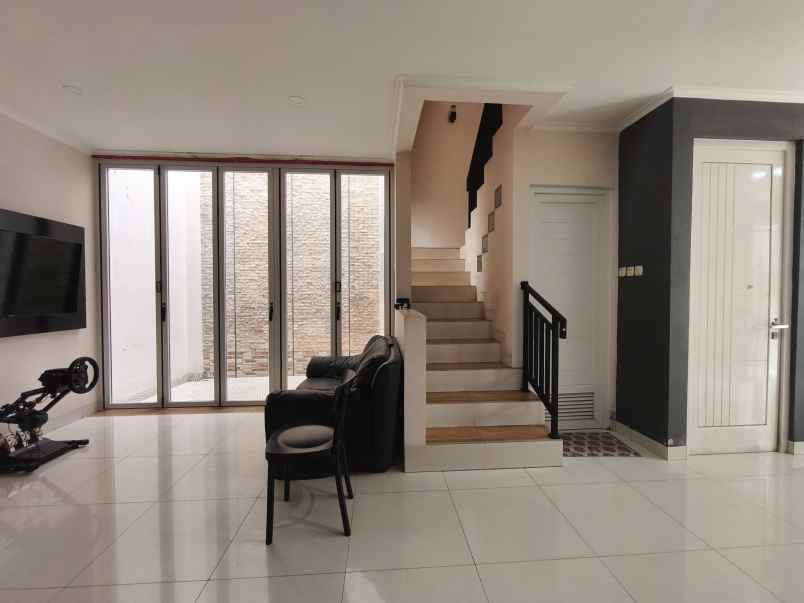 rumah bagus furnished shm cideng jakarta pusat