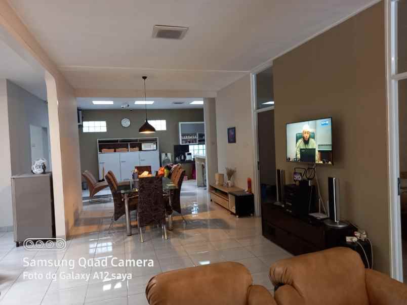 rumah bagus jalan rajamantri turangga bandung