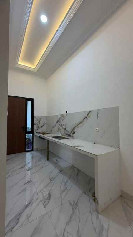 rumah baru american classic oma campus dau