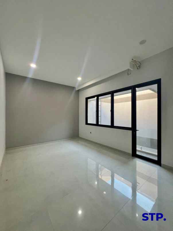 rumah baru di manyar jaya dekat gubeng dan raya merr