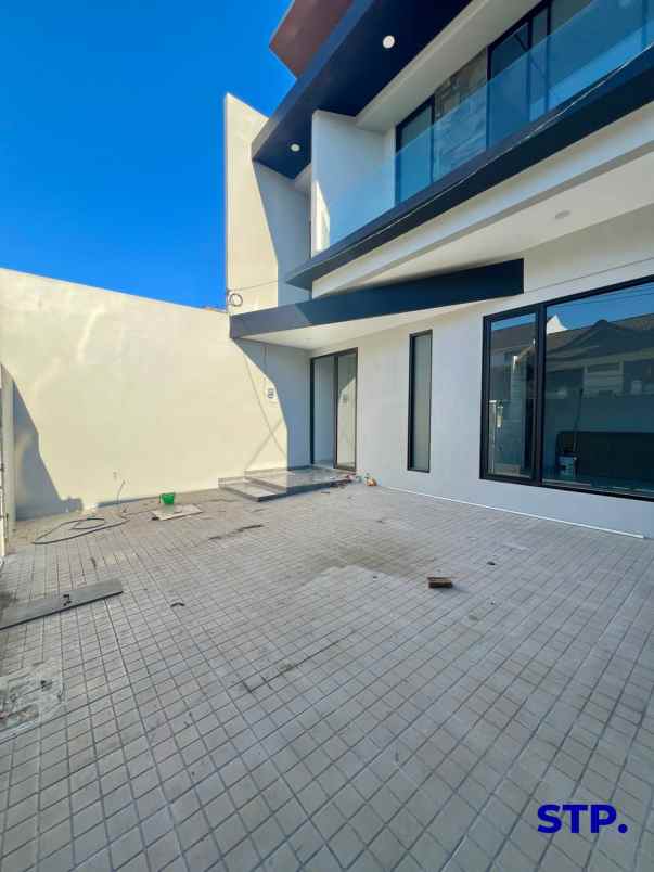 rumah baru di manyar jaya dekat gubeng dan raya merr