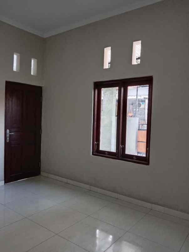 rumah baru diabianbase kapal mengwi deket ke canggu