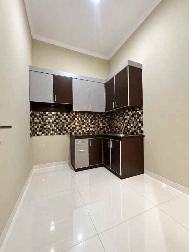 rumah baru kompleks rawamangun jakarta timur 5kt