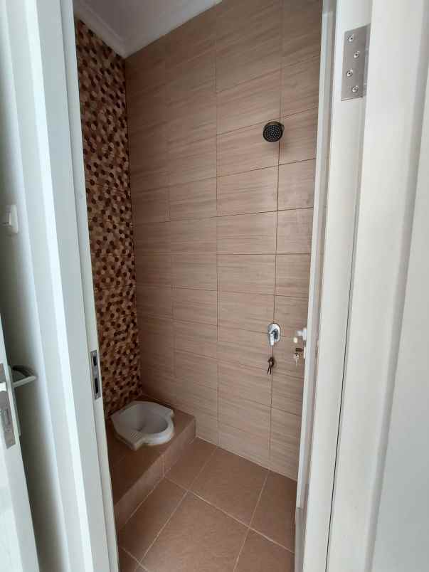 rumah baru manyar tirtoasri surabaya row jalan 3 mobil