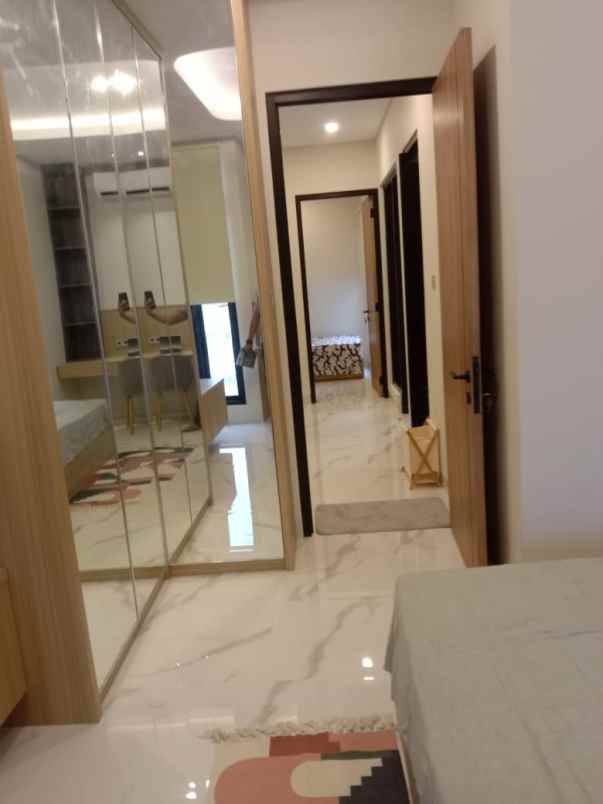 rumah baru mewah dalam town house di jatiwaringin