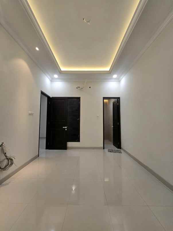 rumah baru non komplek lokasi strategis siap huni