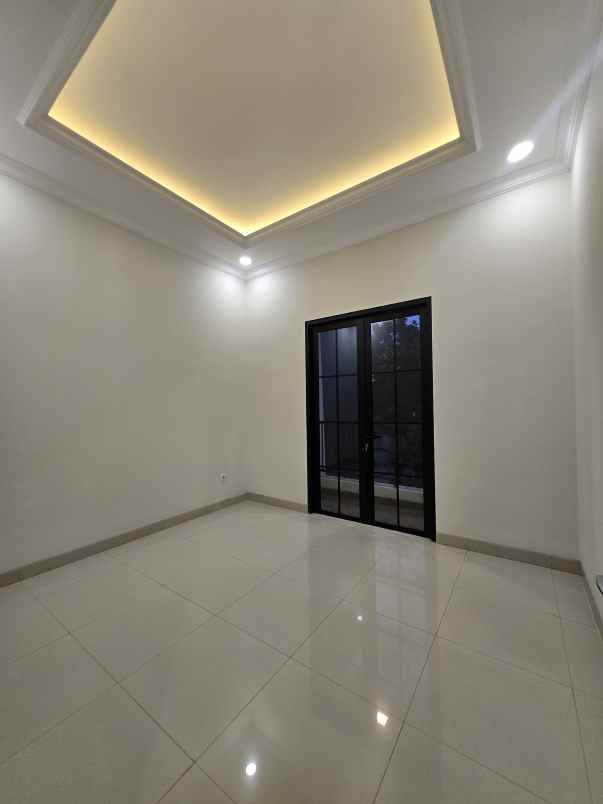 rumah baru non komplek lokasi strategis siap huni