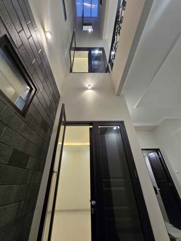 rumah baru non komplek lokasi strategis siap huni