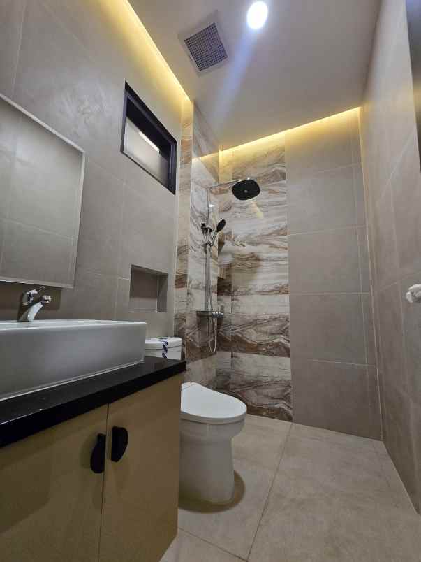 rumah baru non komplek lokasi strategis siap huni