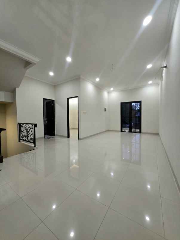 rumah baru non komplek lokasi strategis siap huni