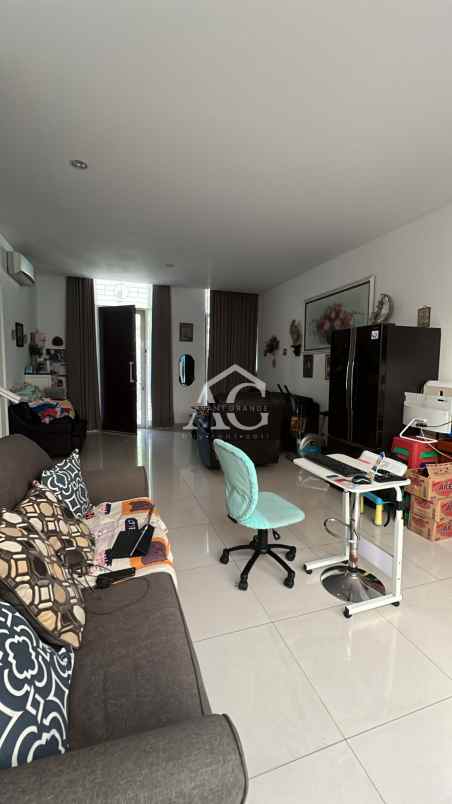 rumah cantik 2 lantai di citra garden malang