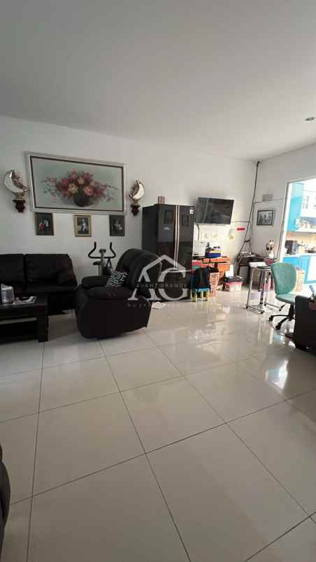 rumah cantik 2 lantai di citra garden malang