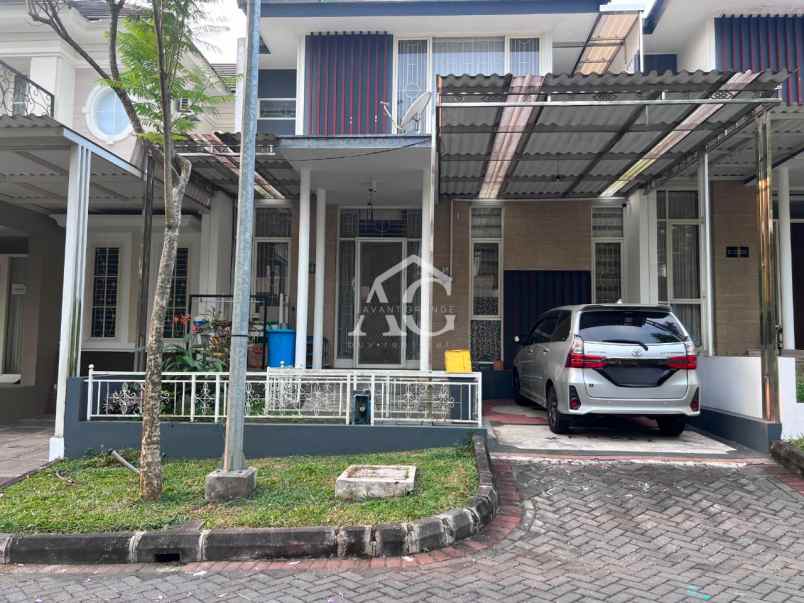 rumah cantik 2 lantai di citra garden malang