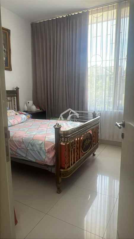 rumah cantik 2 lantai di citra garden malang