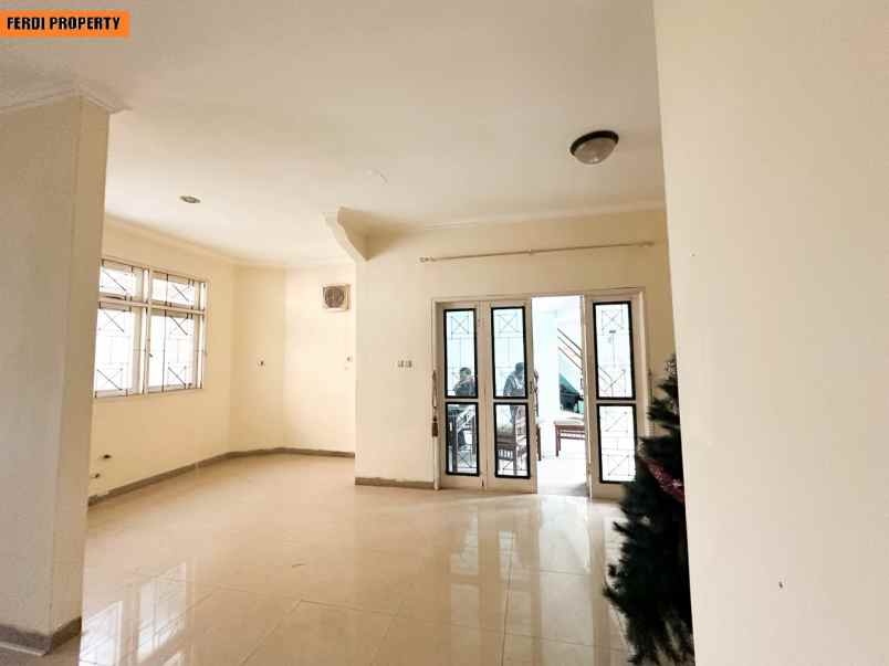 rumah cantik mewah 2 lantai raffles hills cibubur