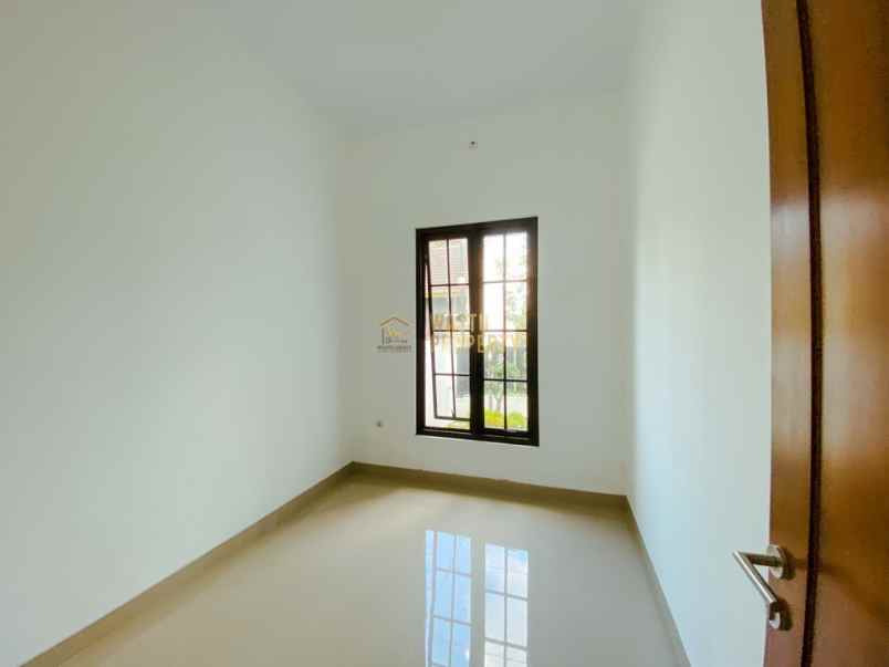 rumah cantik posisi hook di ngaglik sleman