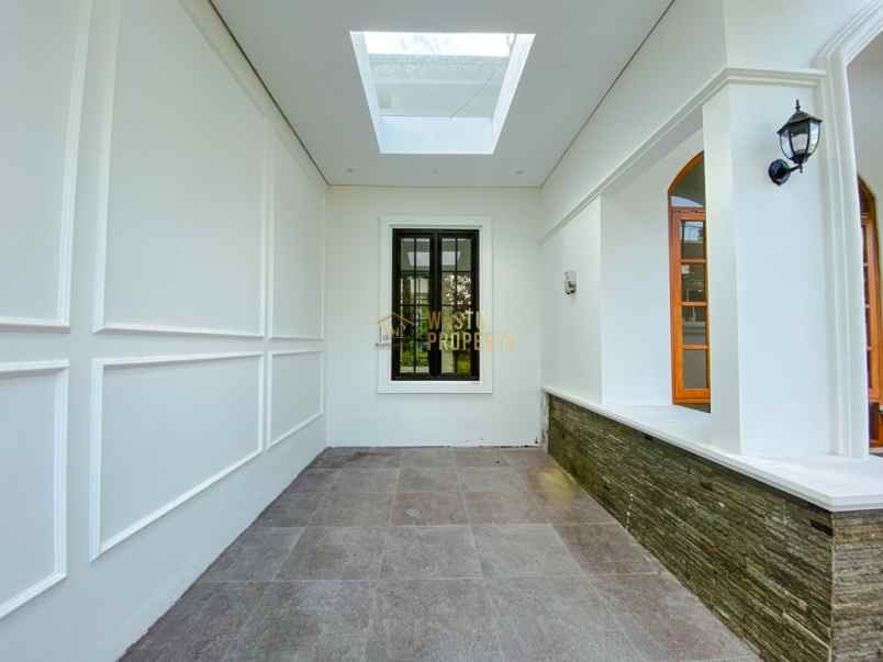 rumah cantik posisi hook di ngaglik sleman