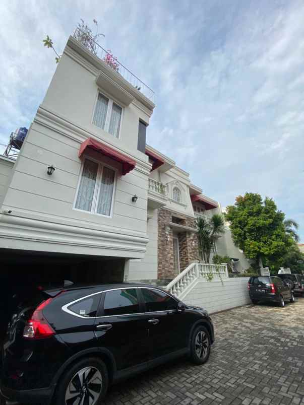 Rumah 3 Lantai Full Renovasi Di Cilandak Barat Jakarta Selatan