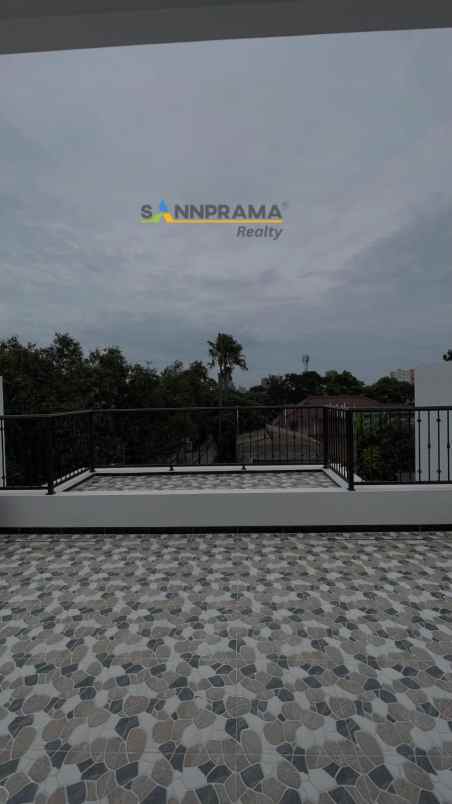 rumah cluster 2 5 lantai kebagusan jakarta selatan