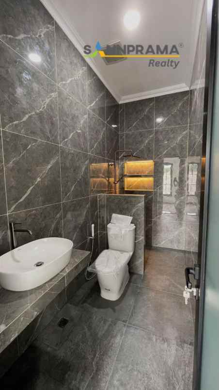 rumah cluster 2 5 lantai kebagusan jakarta selatan