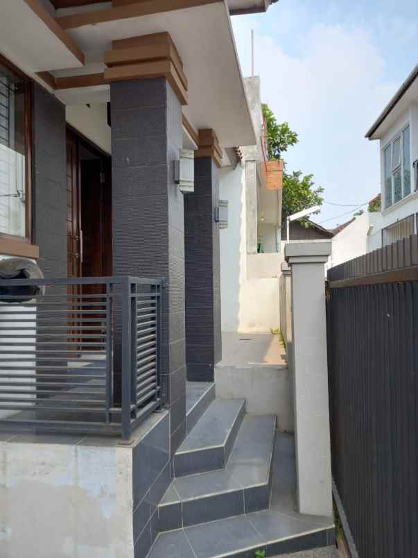 rumah di area padasuka komplek rancabelut cimahi