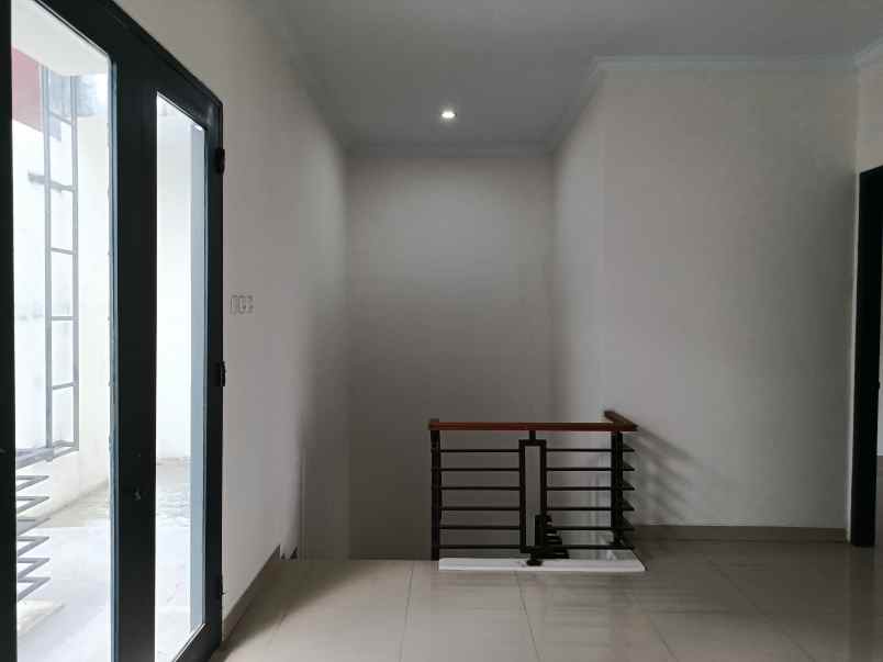 rumah di cinere cirendeu tangerang selatan