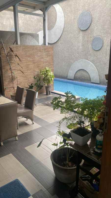 rumah di kawasan elit di singgasana pradana bandung