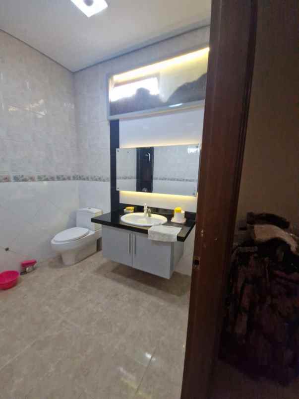 rumah di lokasi strategis di gegerkalong bandung