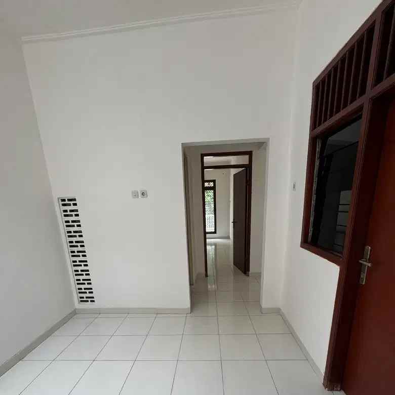 rumah dijual baru renov lokasi di cinere depok