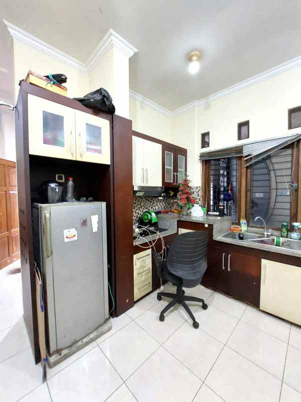 rumah induk dan kos 9 kamar di pogung dekat kampus ugm