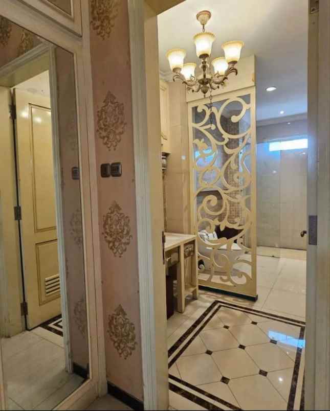 rumah jl cokroaminoto dekat raya darmo new gress mewah