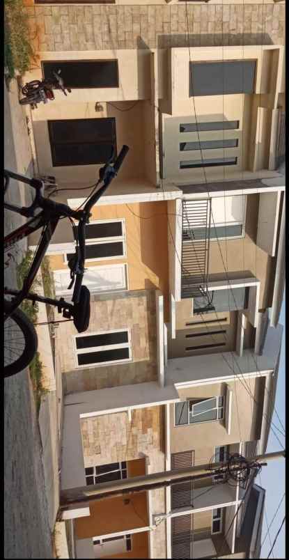 rumah jln raya khairul bariyah