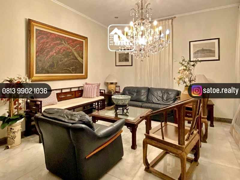 rumah klasik terawat di area premium pondok indah