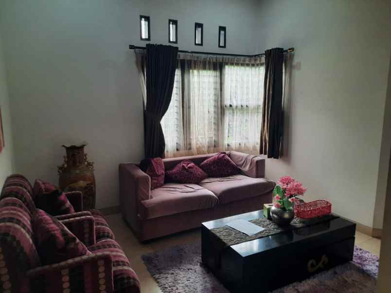 rumah komplek cibabat cimahi taman besar posisi hook