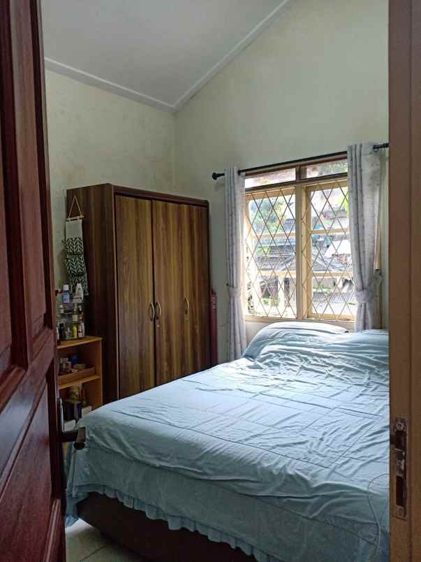 rumah komplek cihanjuang 5 menit pemkot cimahi