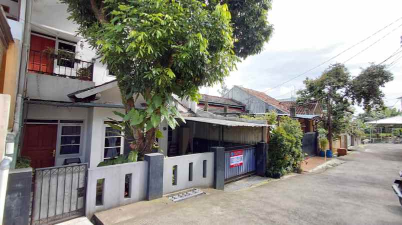 rumah komplek cihanjuang 5 menit pemkot cimahi