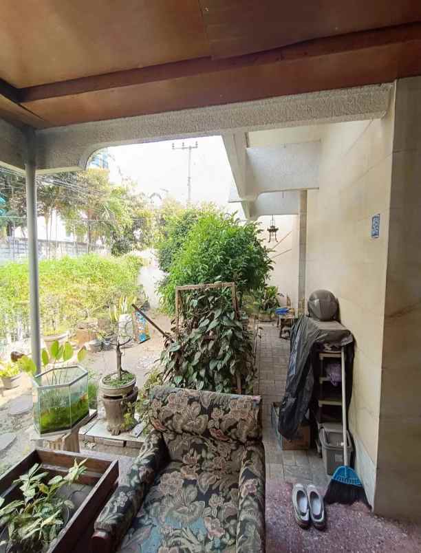 rumah lokasi strategis ketintang