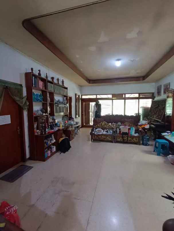 rumah lokasi strategis ketintang