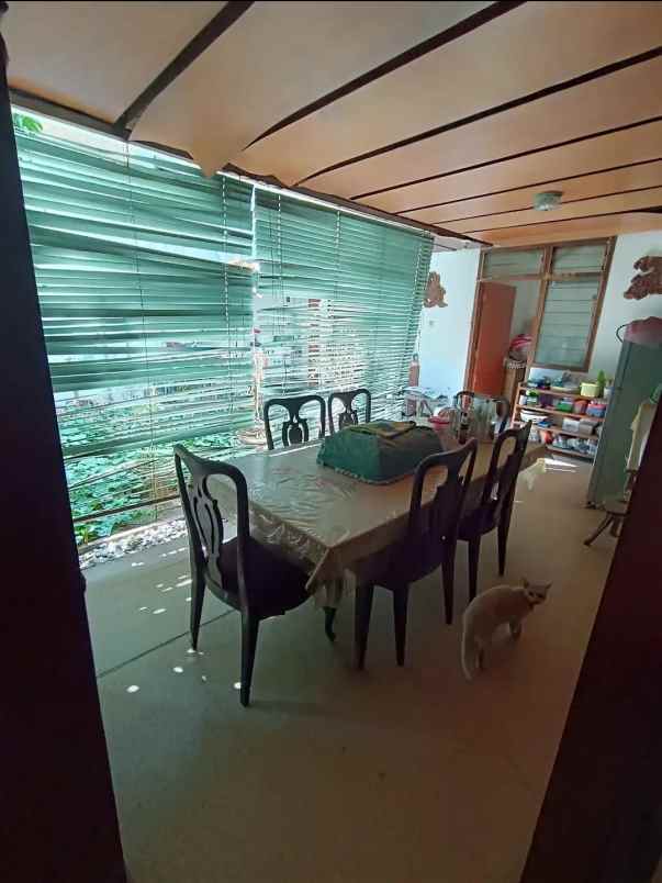 rumah lokasi strategis ketintang