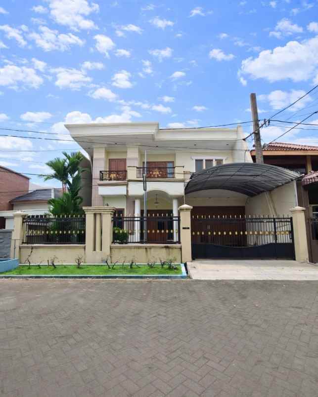 rumah manyar jaya siap huni fully furnished carport 4