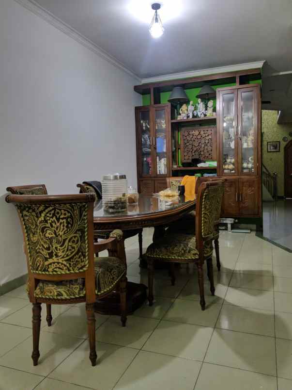 rumah meruya utara jakbar